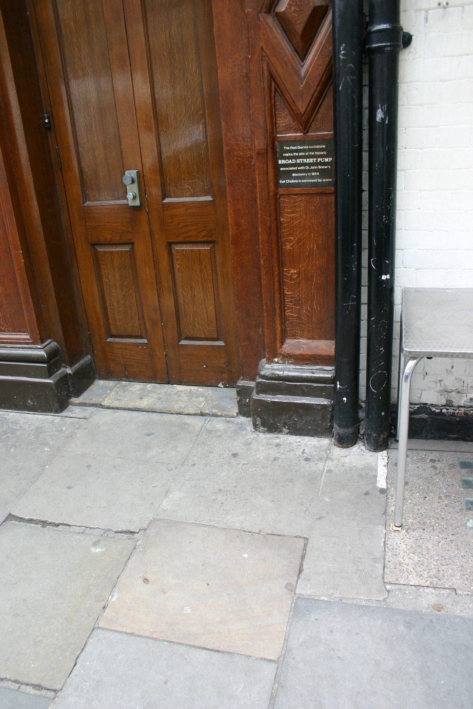 John Snow Pub and memorial tablet, London - 05.JPG